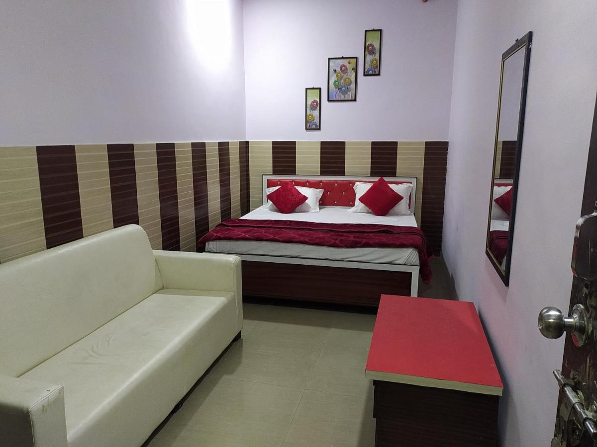 Oyo 82476 Royal Garden Ghaziabad Eksteriør bilde
