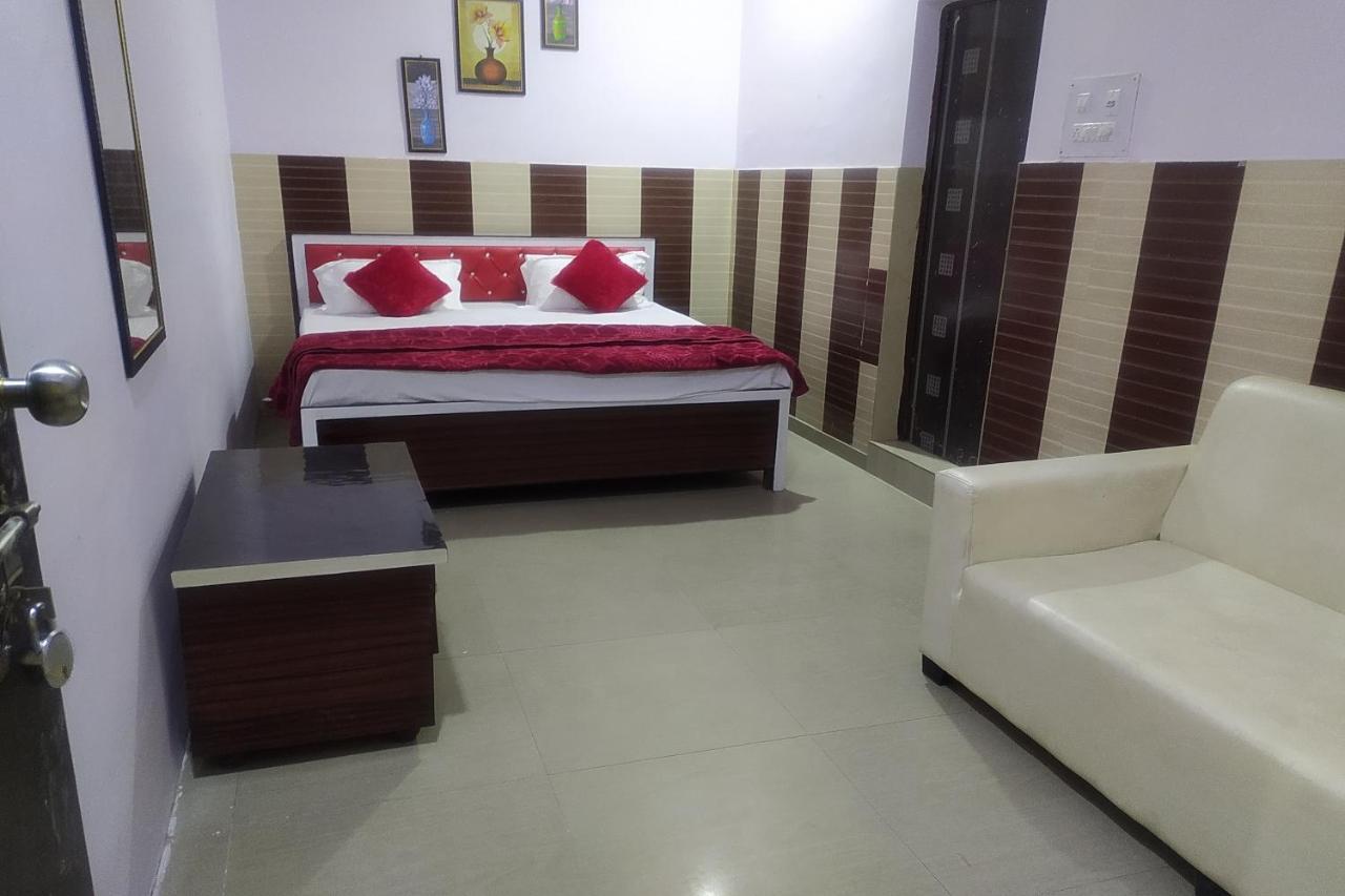 Oyo 82476 Royal Garden Ghaziabad Eksteriør bilde