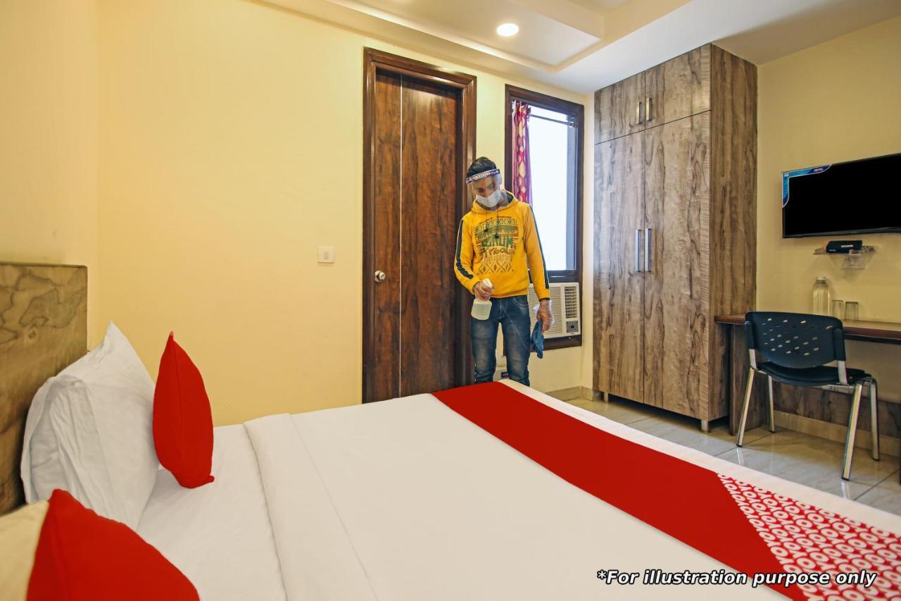 Oyo 82476 Royal Garden Ghaziabad Eksteriør bilde
